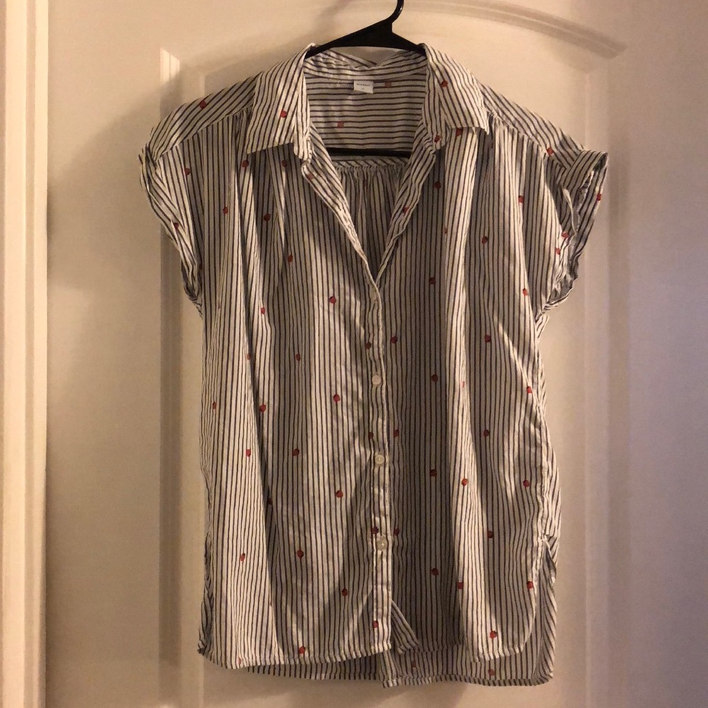🍓 Strawberry button-down 🍓